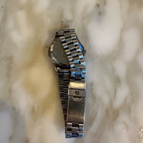 Woman’s Swiss army watch Wenger design circa 1994. - Picture 4 of 4
